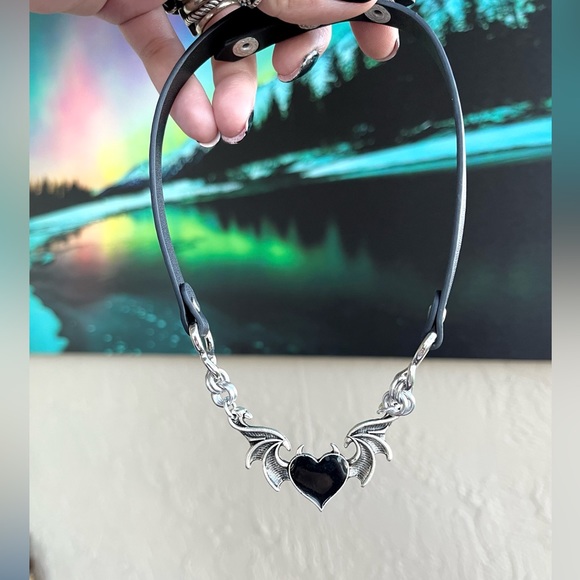 Black leather choker black heart with bat wings and devil horns valentine goth - Picture 10 of 16